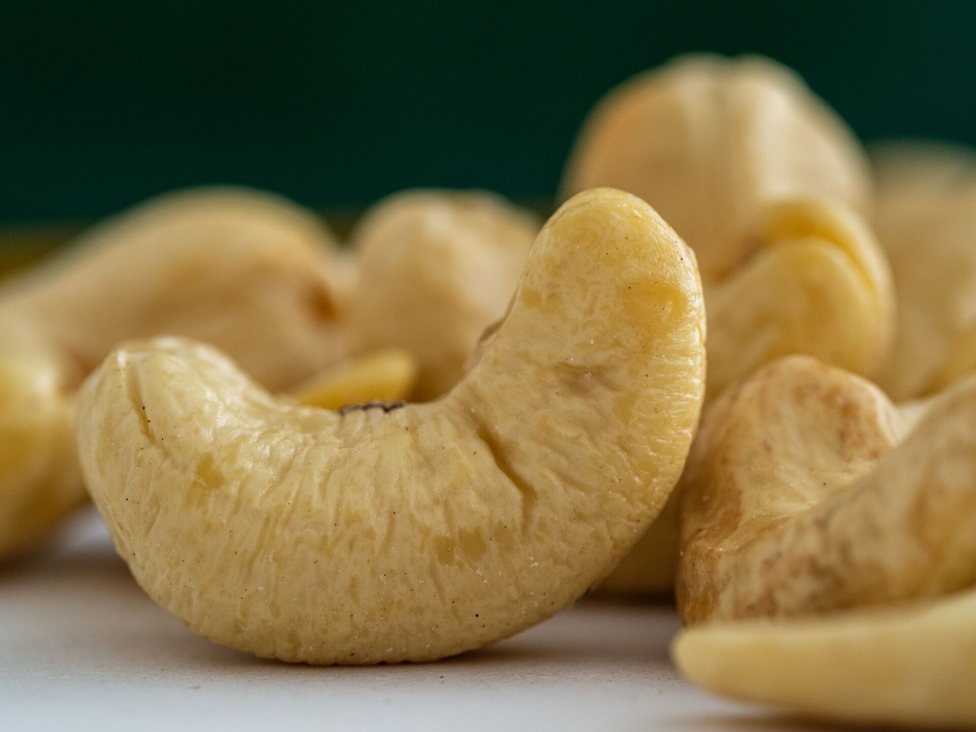 cashews-g53e745e99_1920